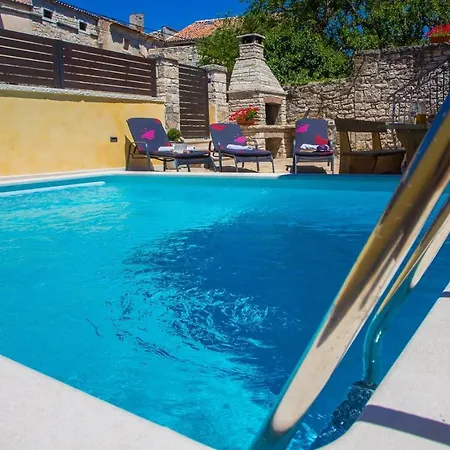 Kris With Pool In * Mrgani