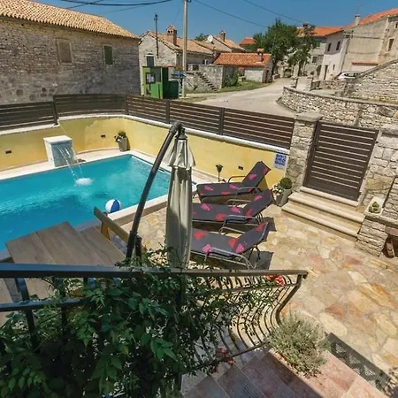 Holiday home Kris With Pool In