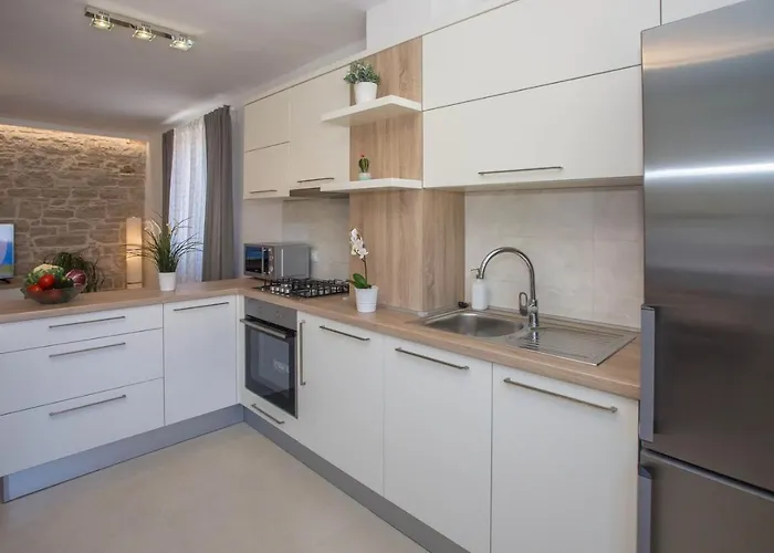 Kris With Pool In Vakantiehuis *